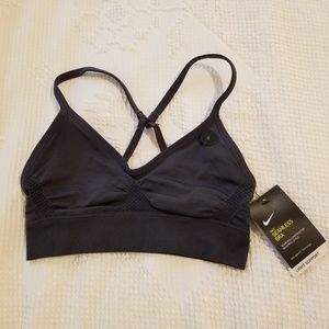 Nike seamless sport bra size small